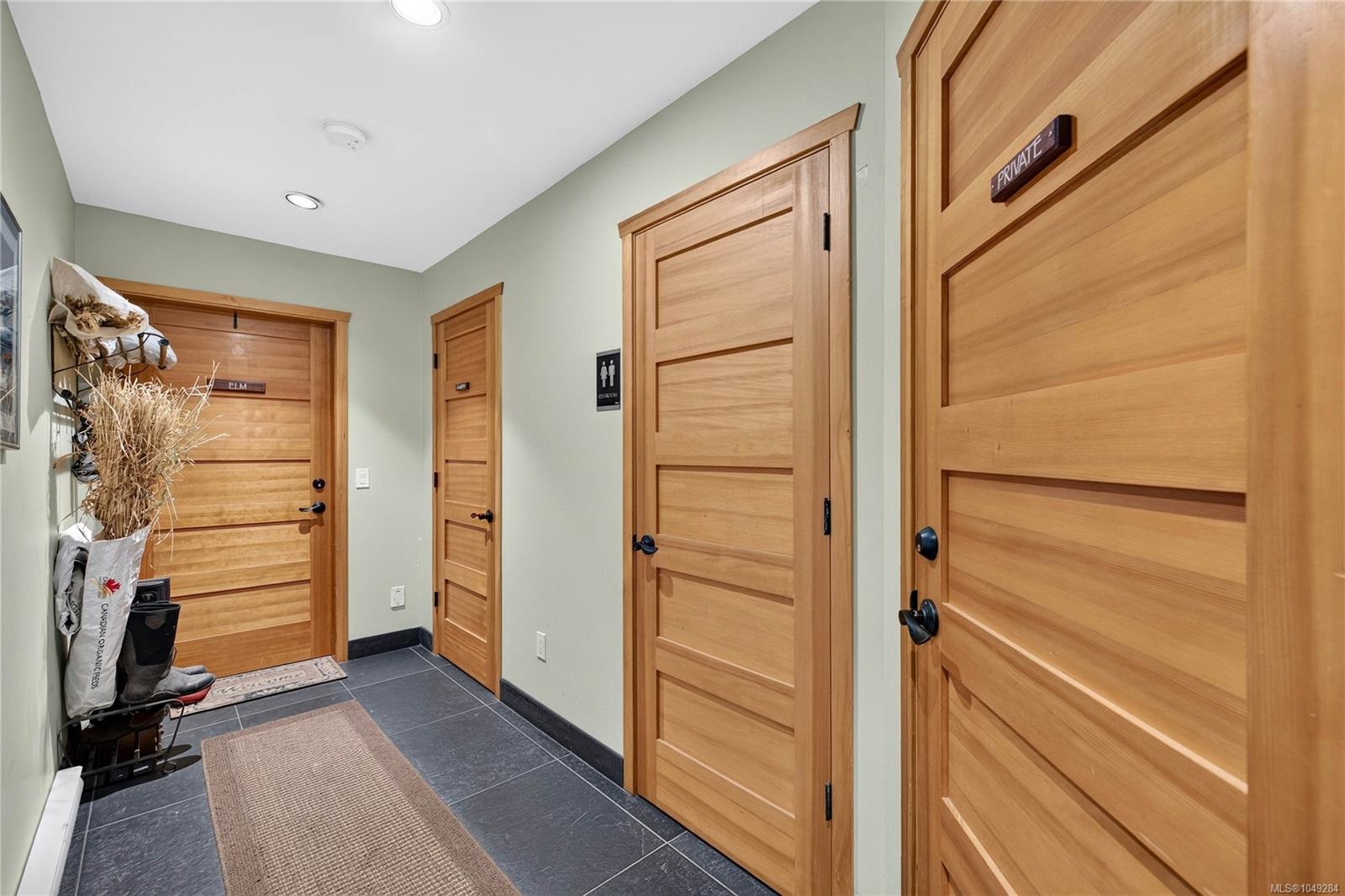 360 Wright Rd — listing photo 13 of 72