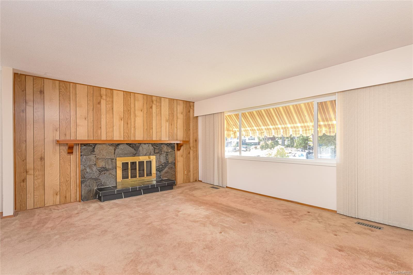 2304 Alicia Pl — listing photo 4 of 32