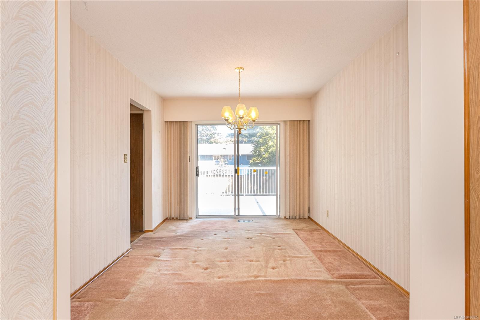 2304 Alicia Pl — listing photo 7 of 32