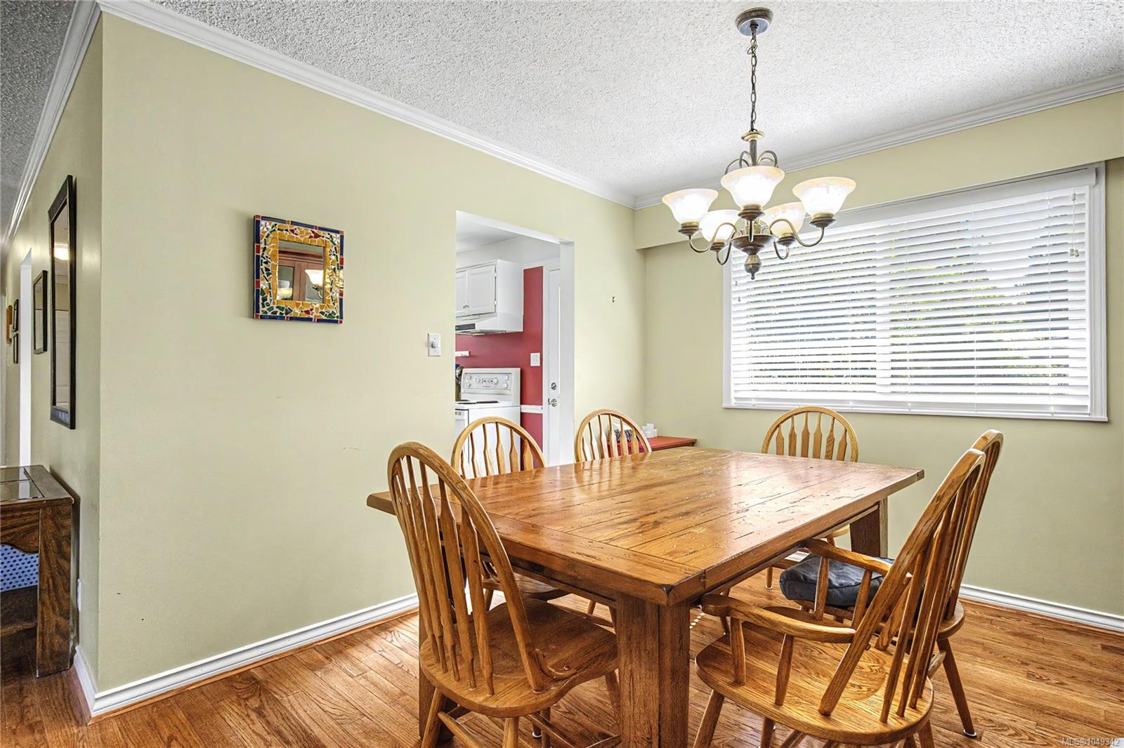 3071 Shamrock Pl — listing photo 9 of 38