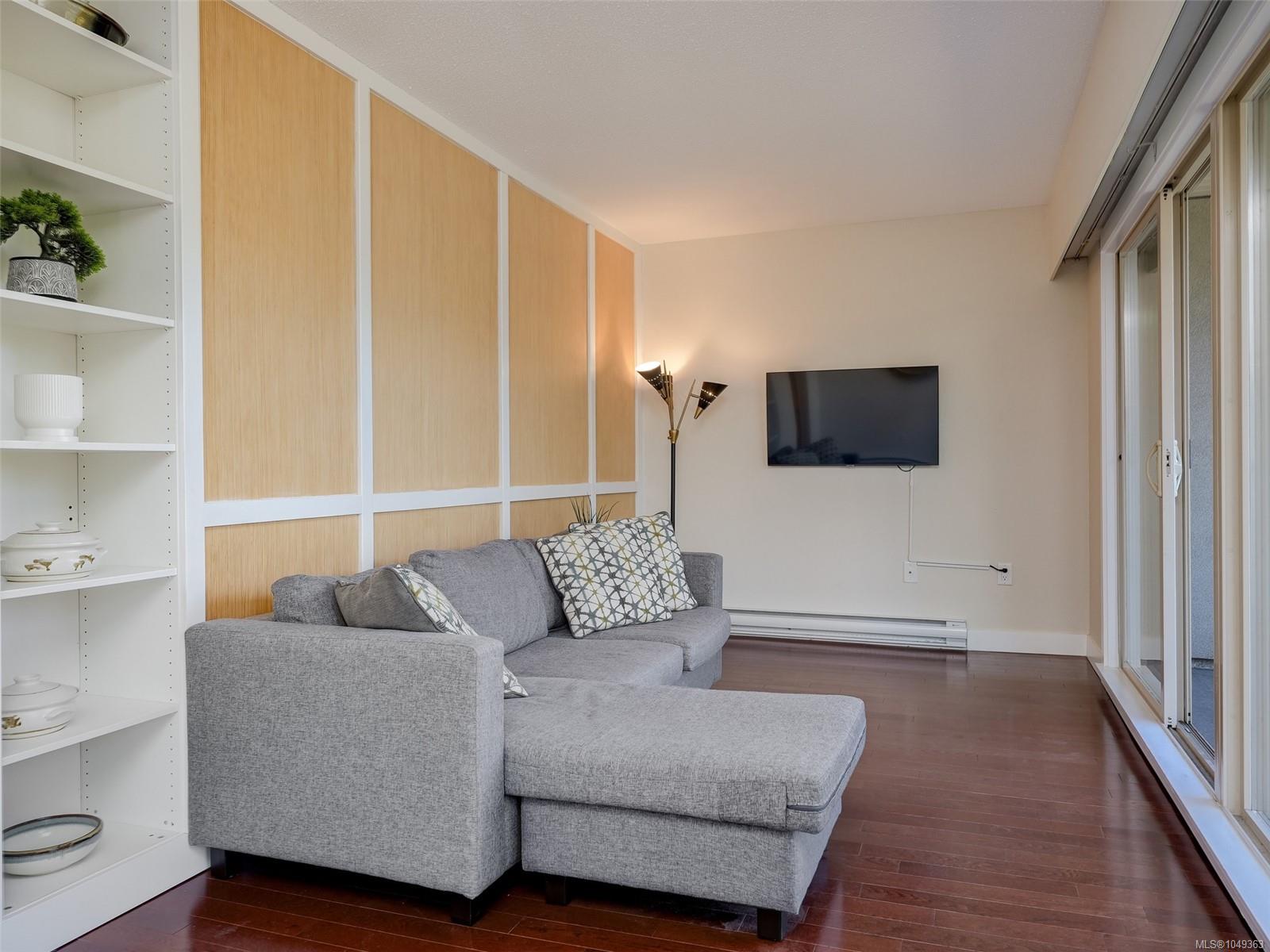 206-1545 Pandora Ave — listing photo 4 of 18