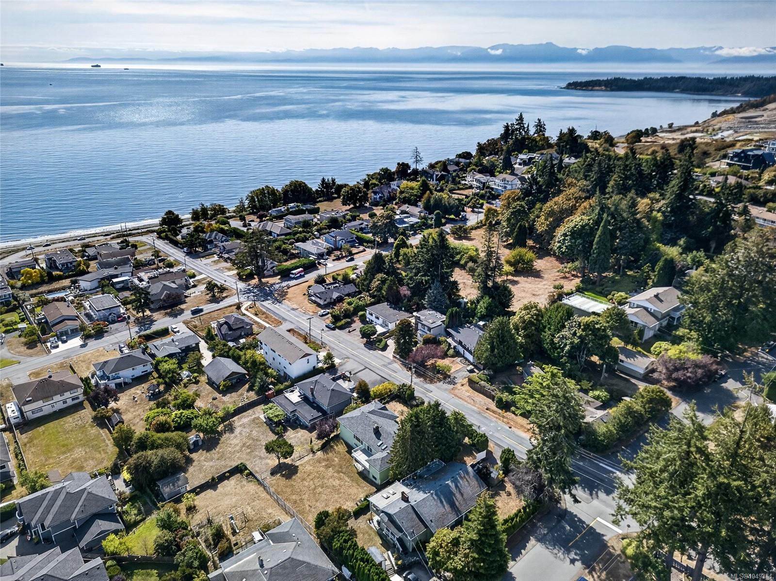 131 Milburn Dr — listing photo 3 of 37