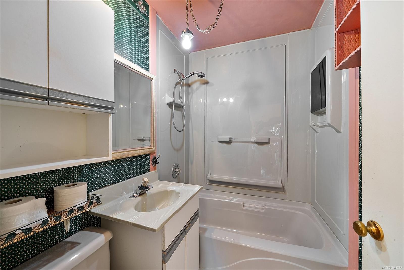 675 Kilmalu Rd — listing photo 12 of 32
