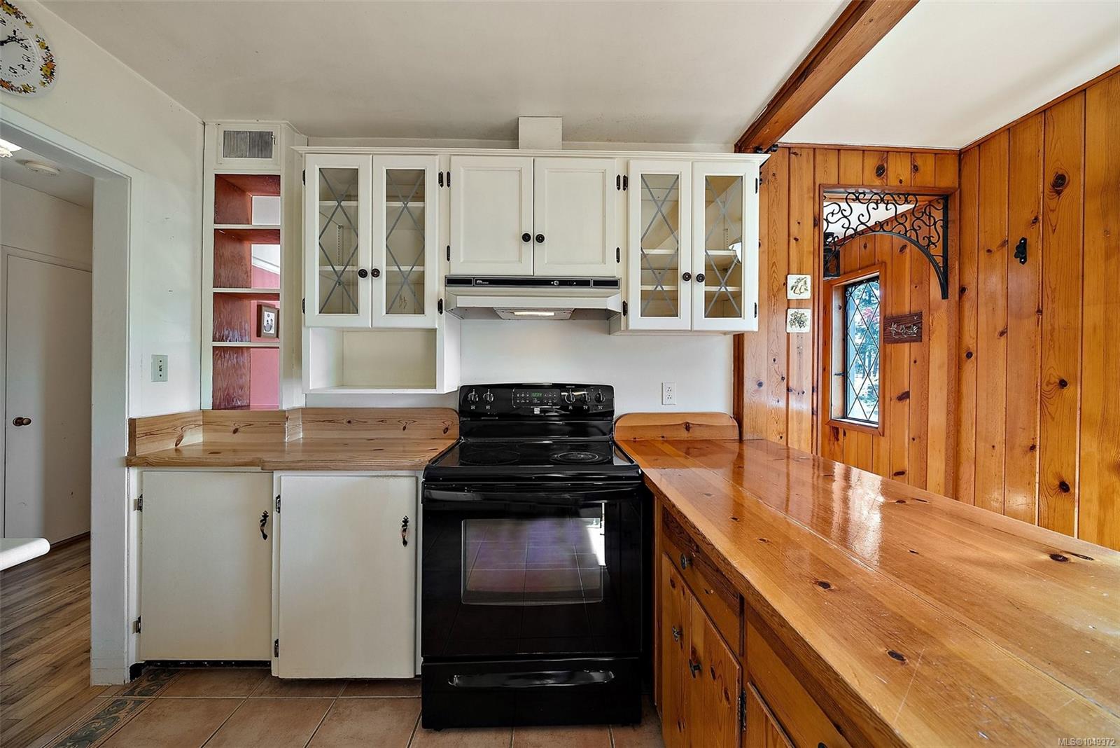 675 Kilmalu Rd — listing photo 9 of 32