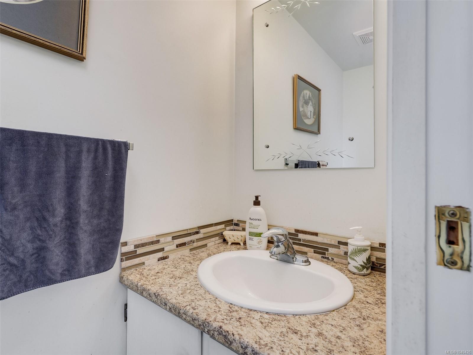 2045 Winmeadow Pl — listing photo 14 of 26