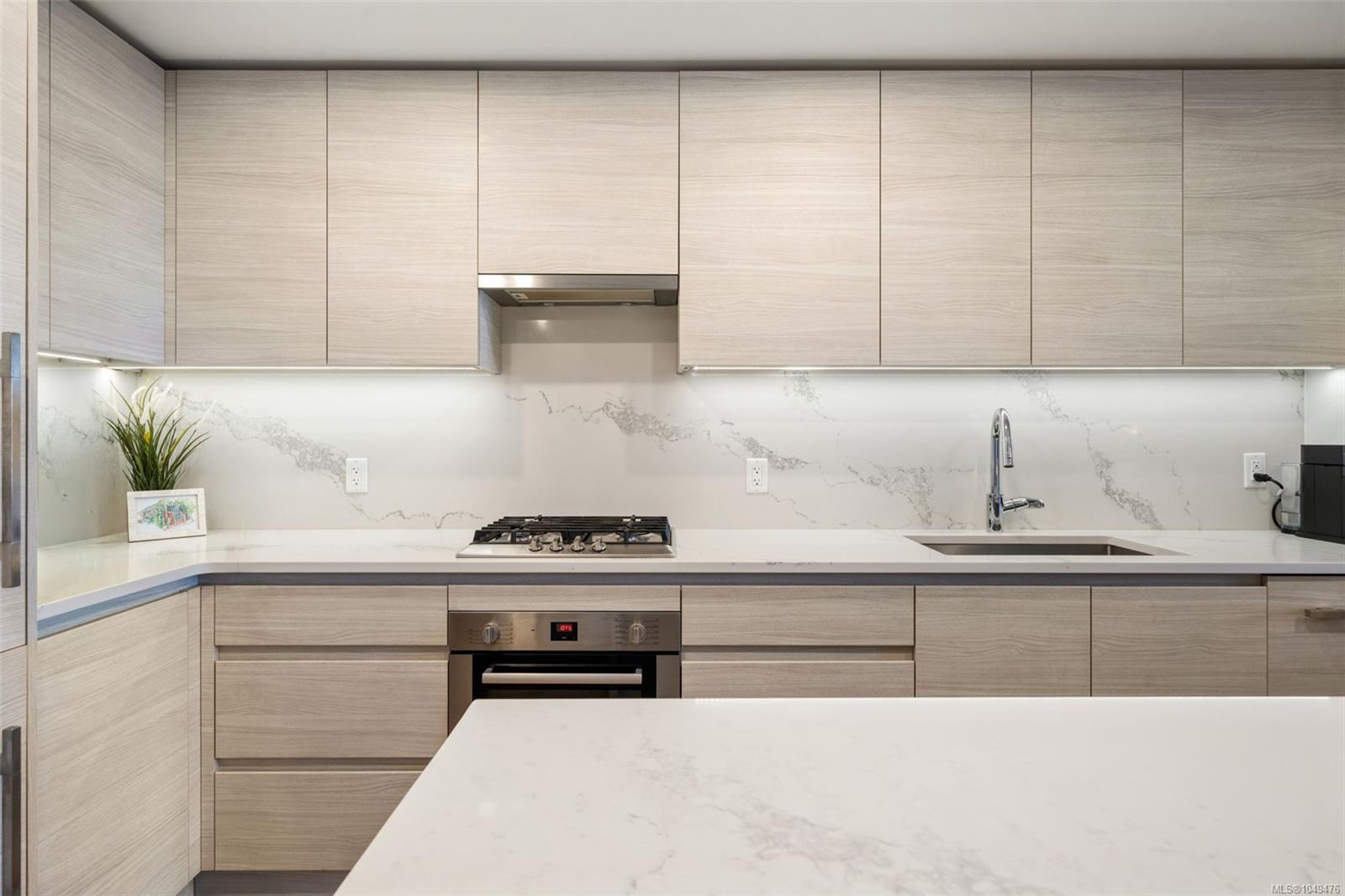 405-777 Herald St — listing photo 3 of 29