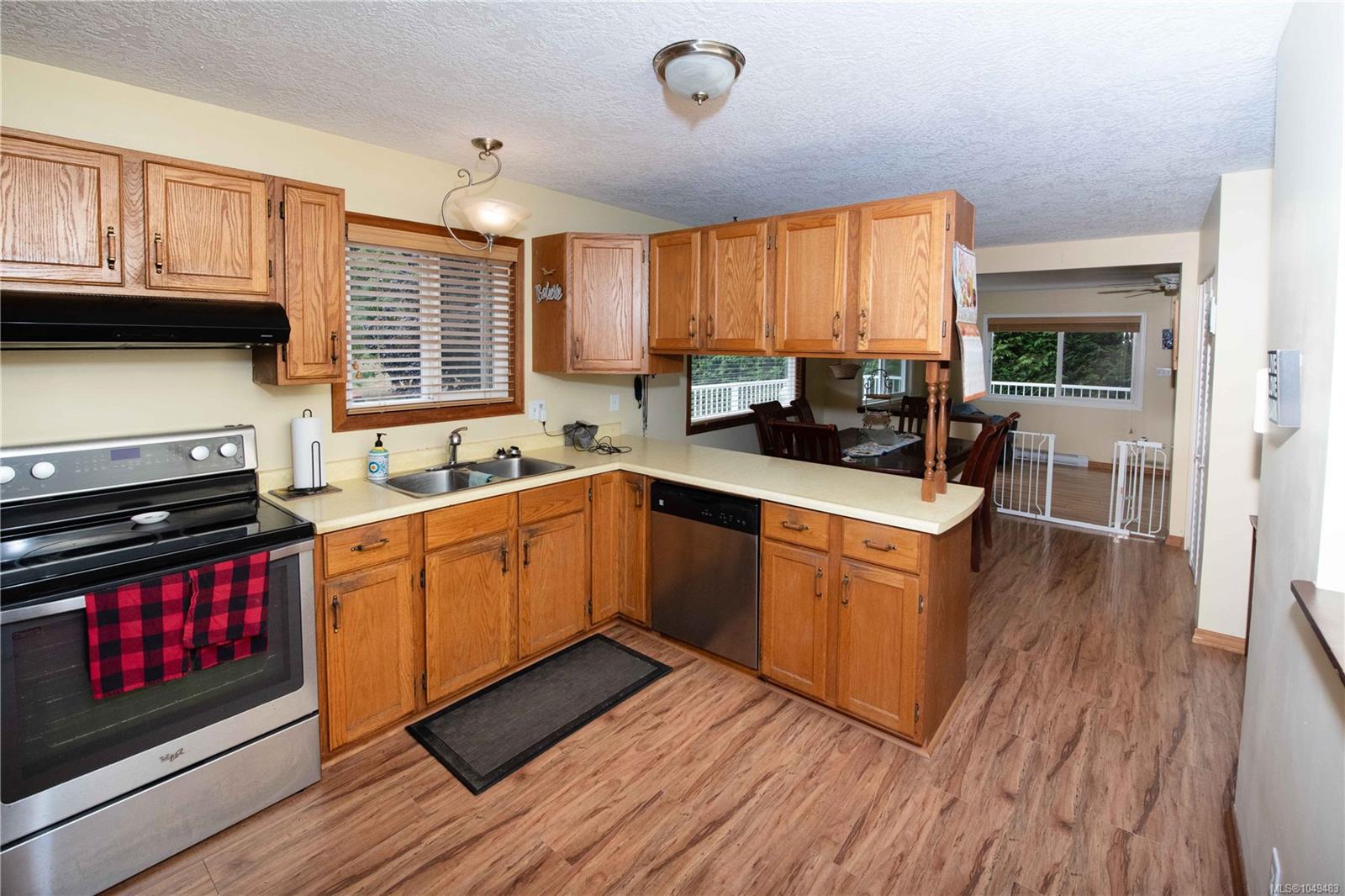 539 Downhome Dr — listing photo 11 of 85