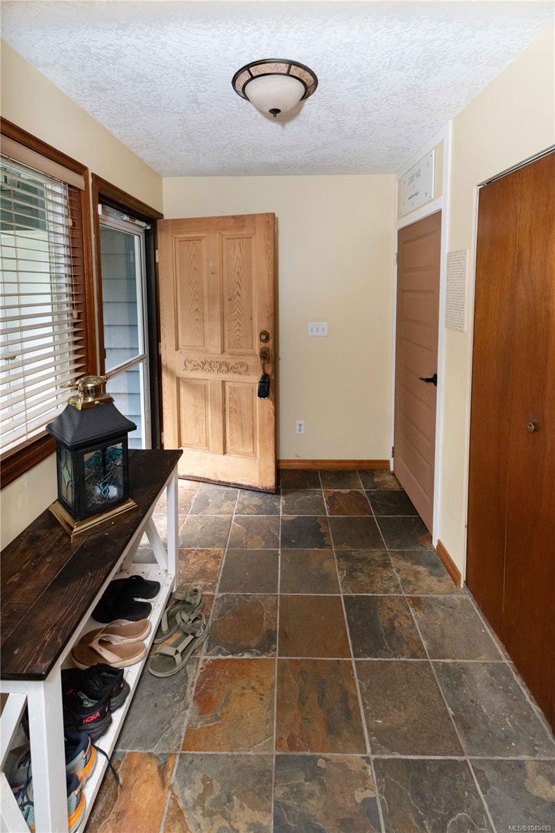 539 Downhome Dr — listing photo 5 of 85