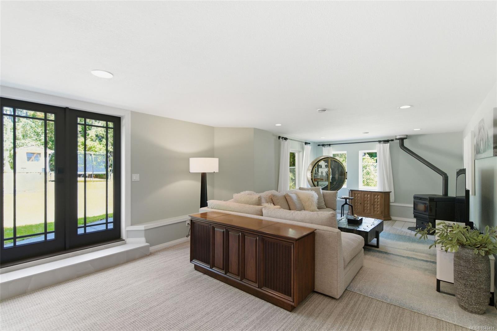 1608 Marina Way — listing photo 9 of 39