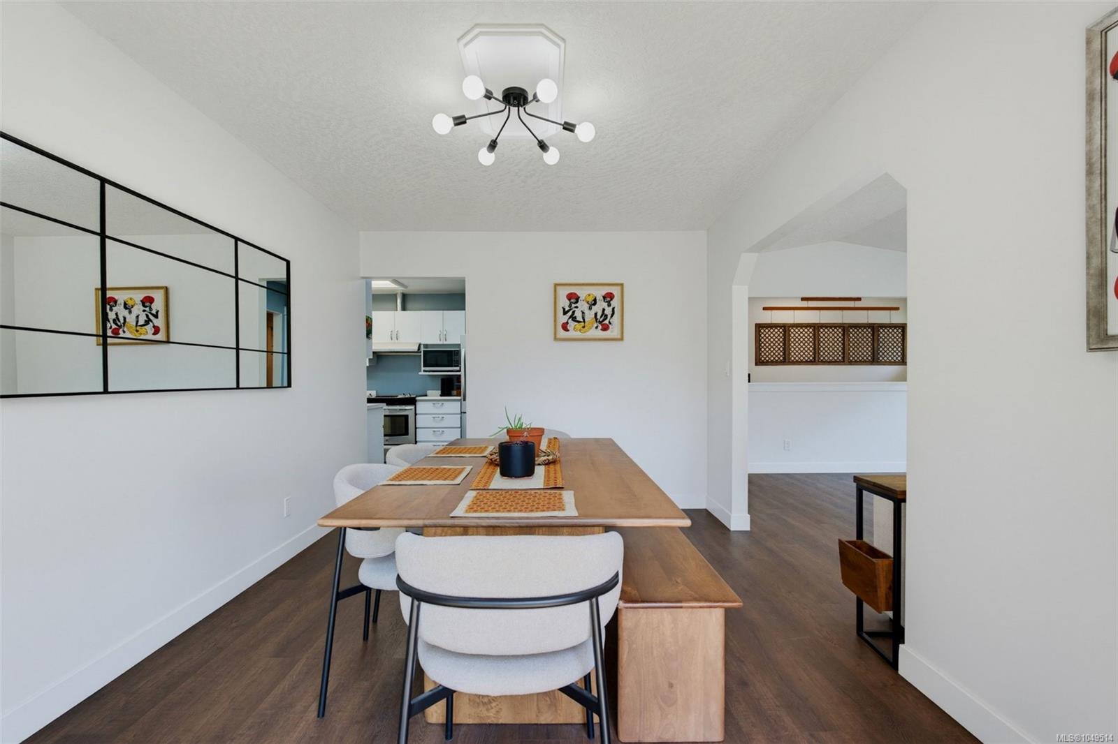 2962 Gladeson Lane — listing photo 12 of 42