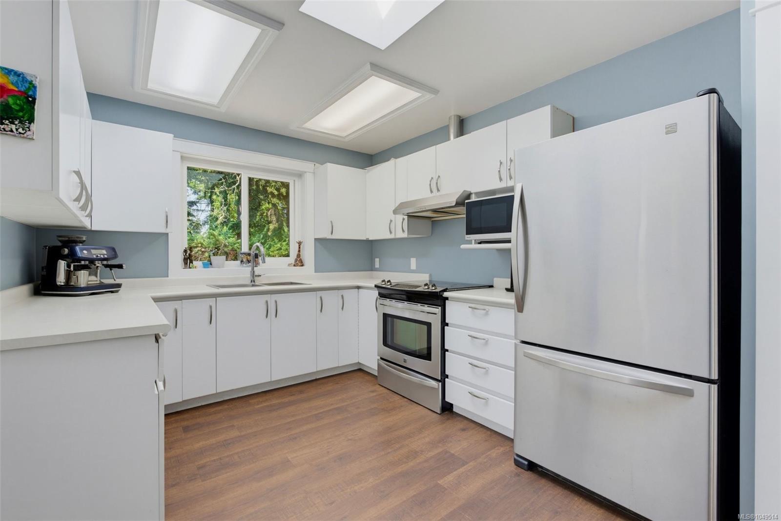 2962 Gladeson Lane — listing photo 13 of 42