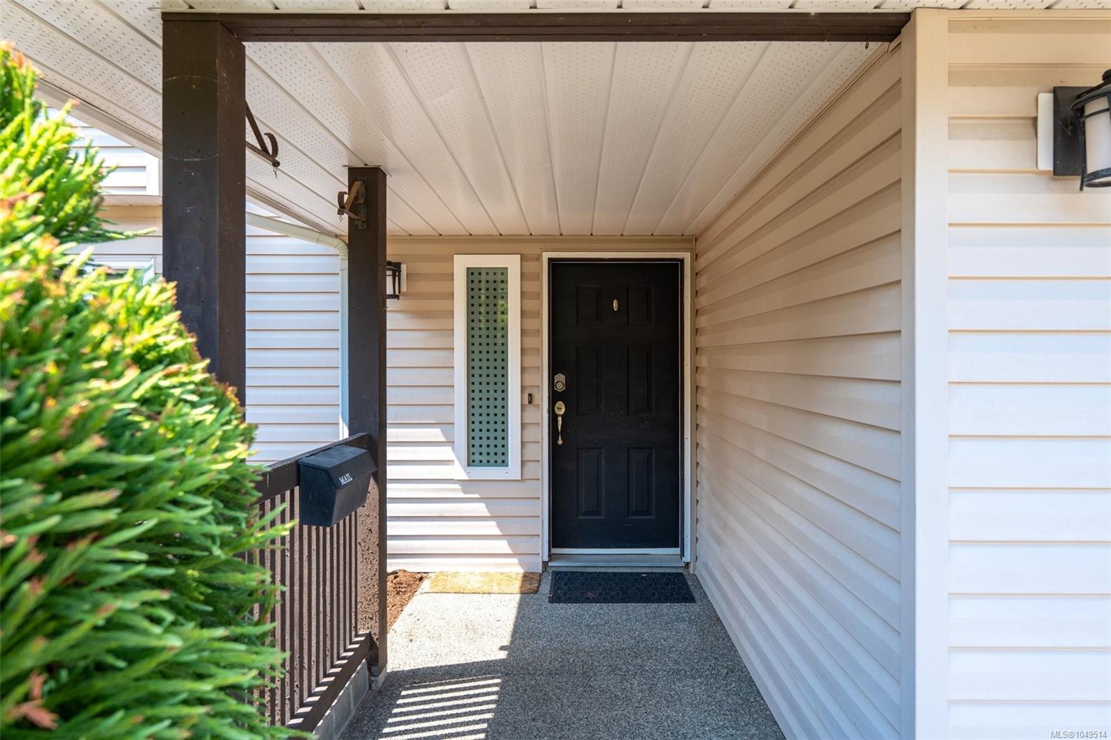 2962 Gladeson Lane — listing photo 4 of 42