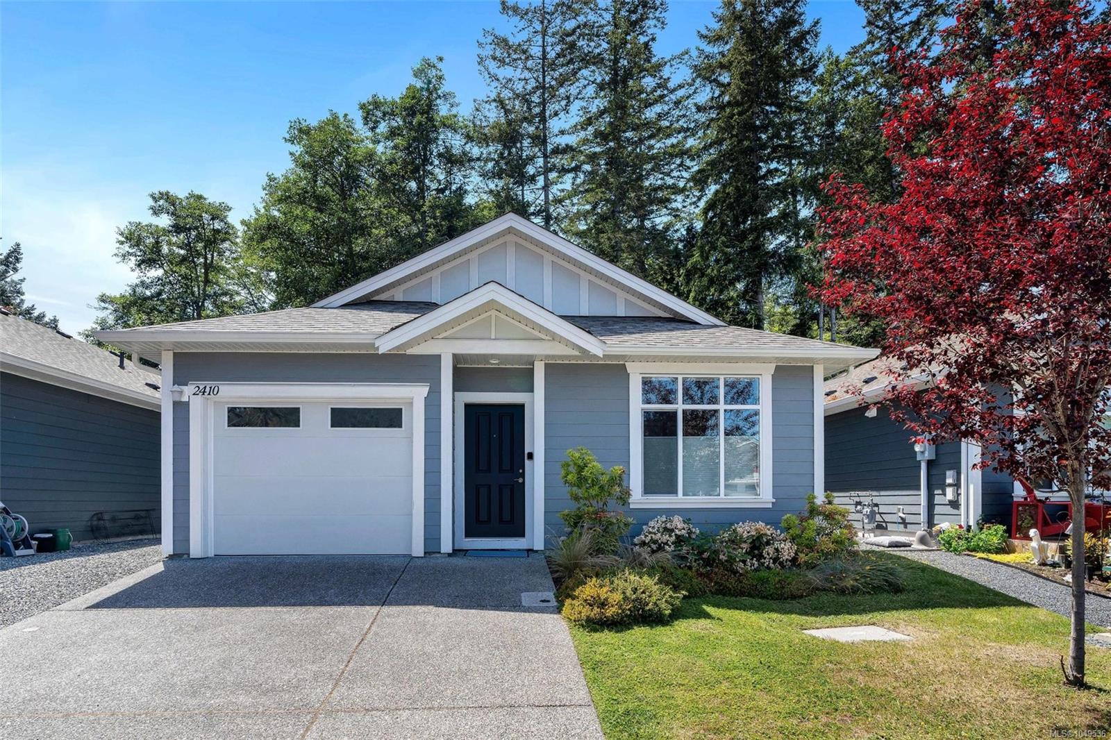 2410 Fern Way — listing photo 2 of 32