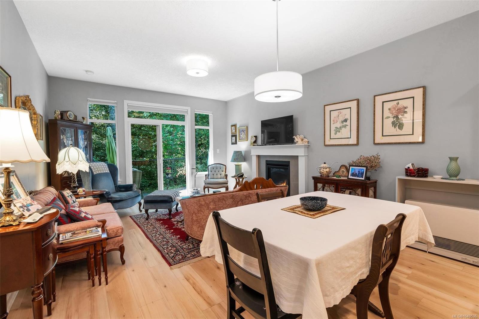 2410 Fern Way — listing photo 14 of 32