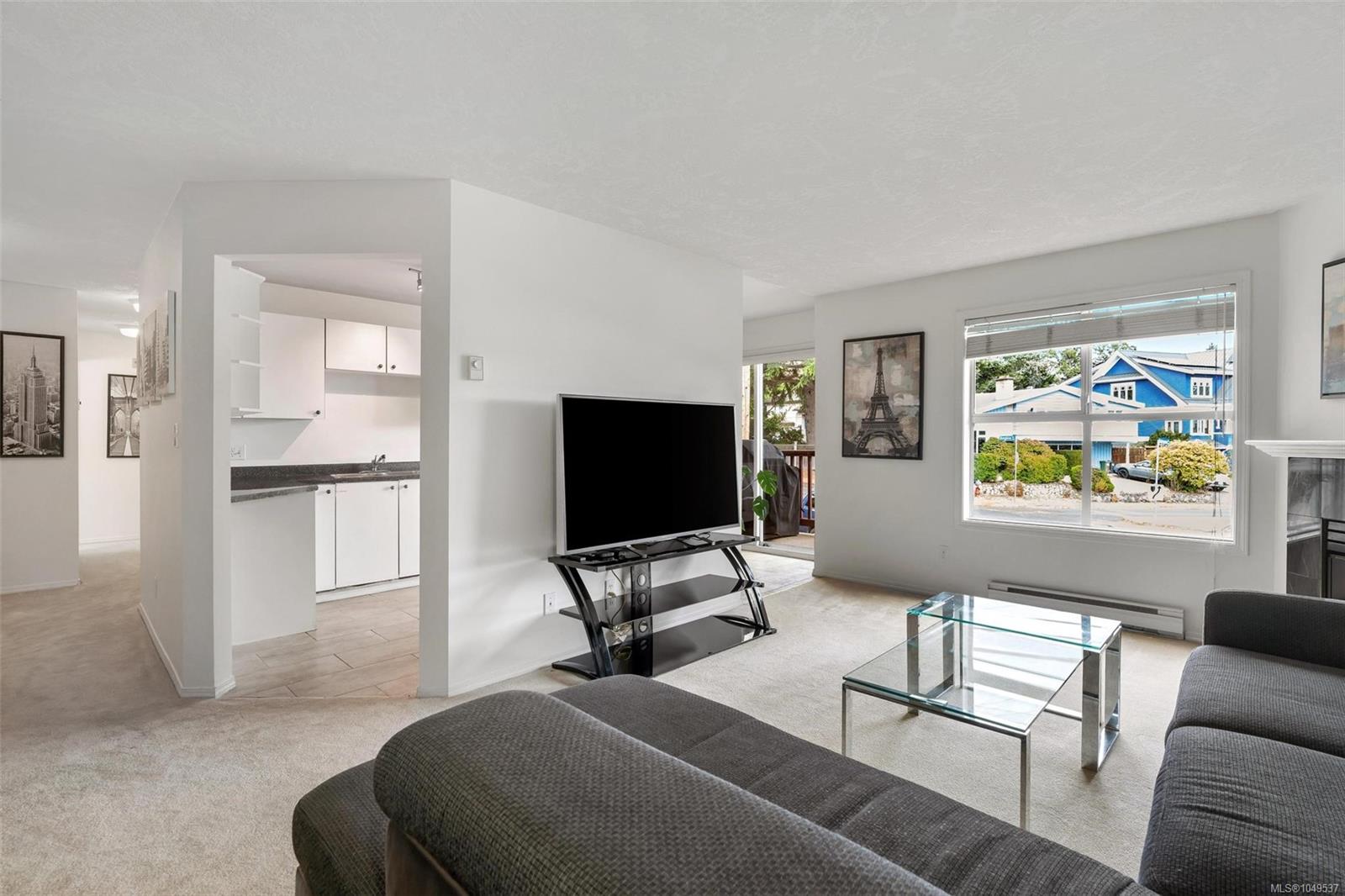 305-1593 Begbie St — listing photo 5 of 29