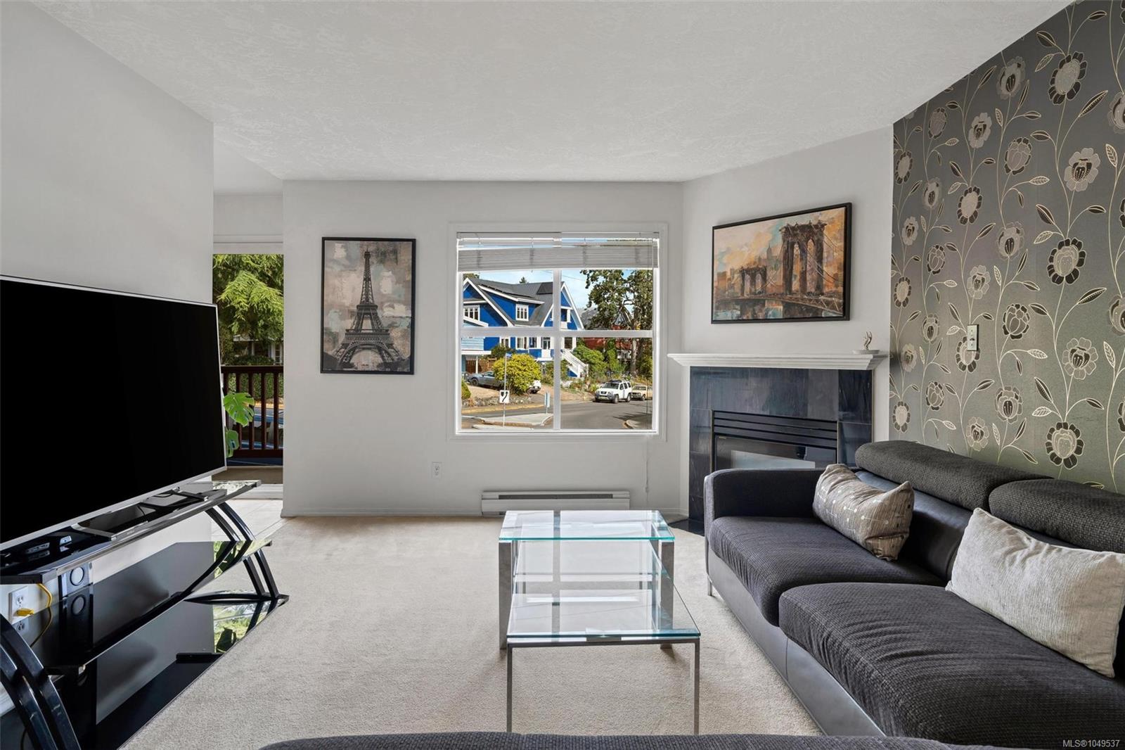 305-1593 Begbie St — listing photo 6 of 29