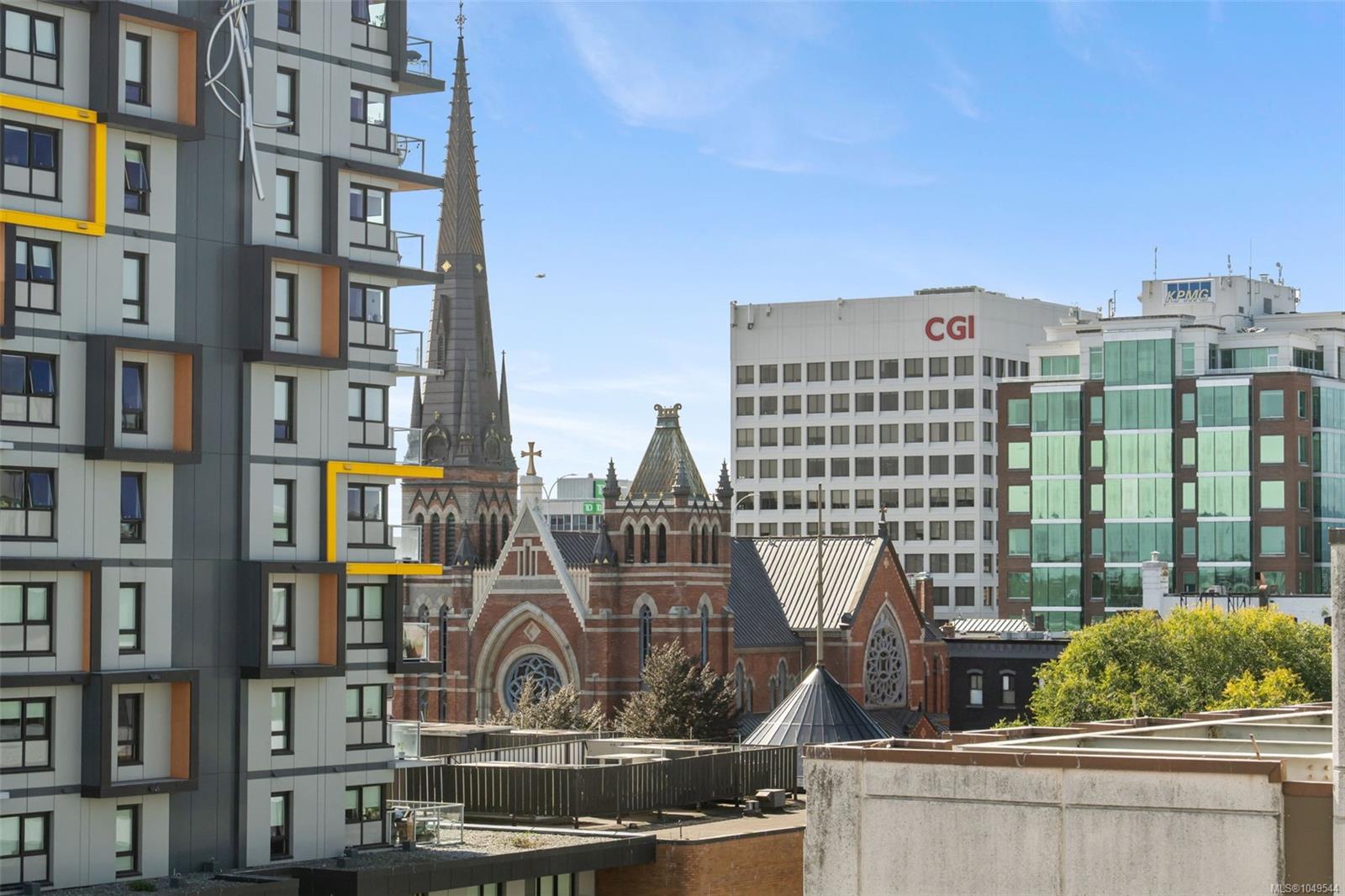 703-848 Yates St — listing photo 6 of 37