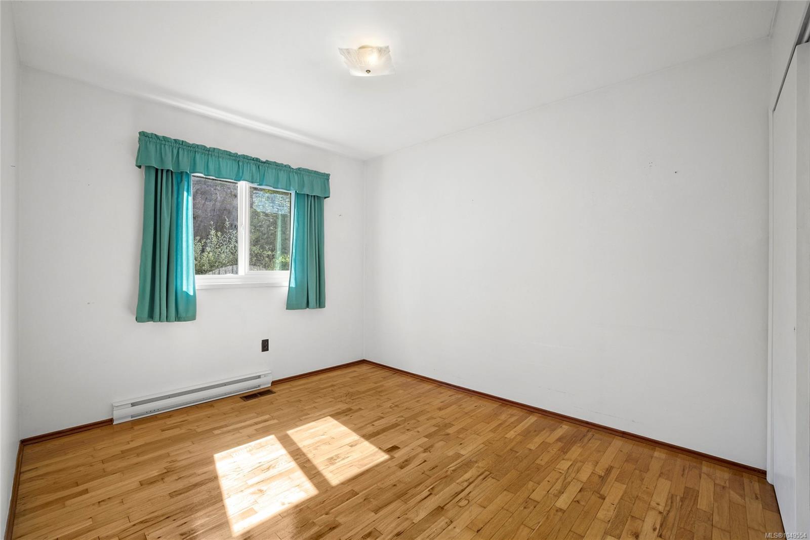 155 Seaview Ave — listing photo 12 of 23