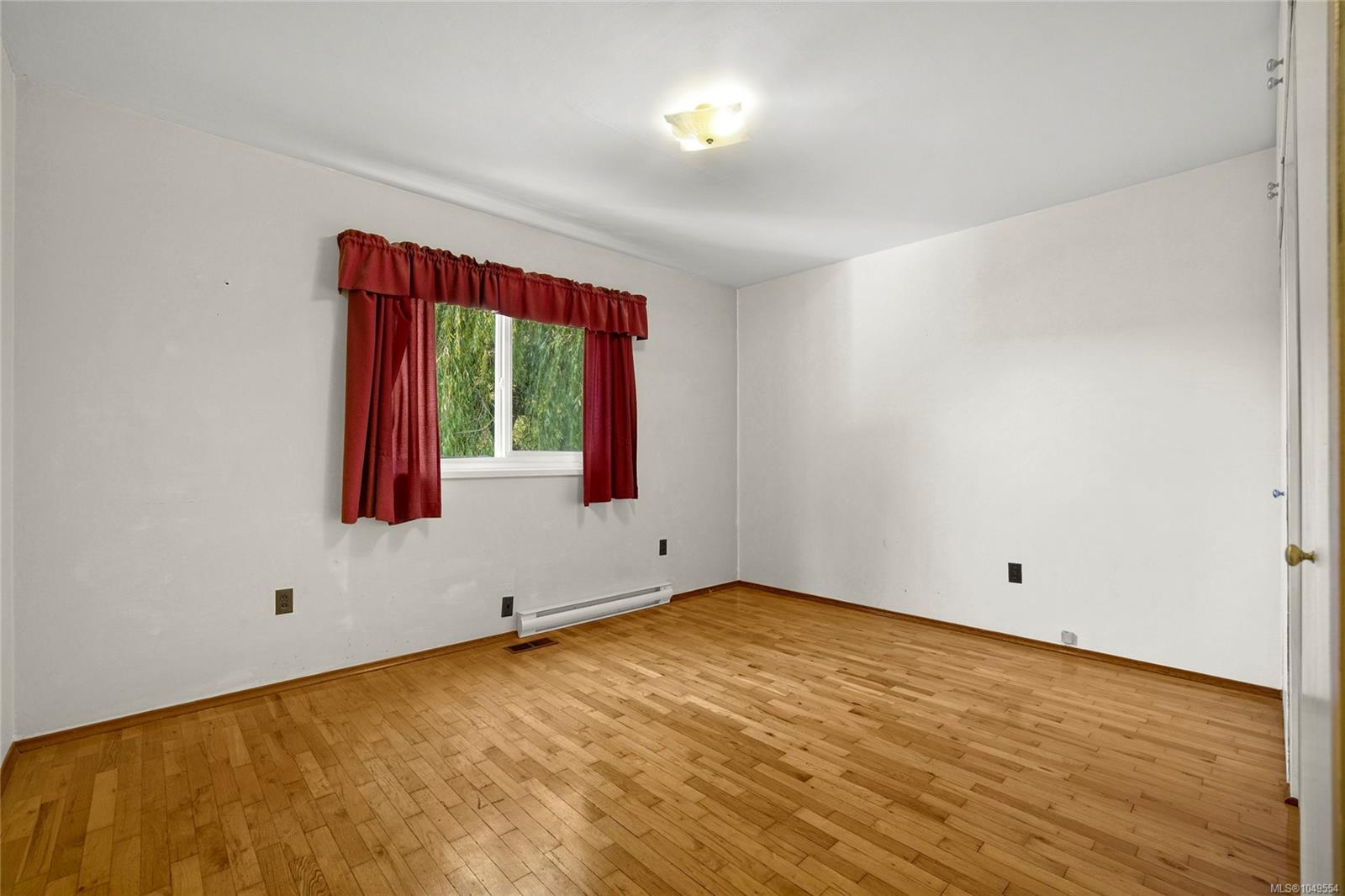 155 Seaview Ave — listing photo 13 of 23