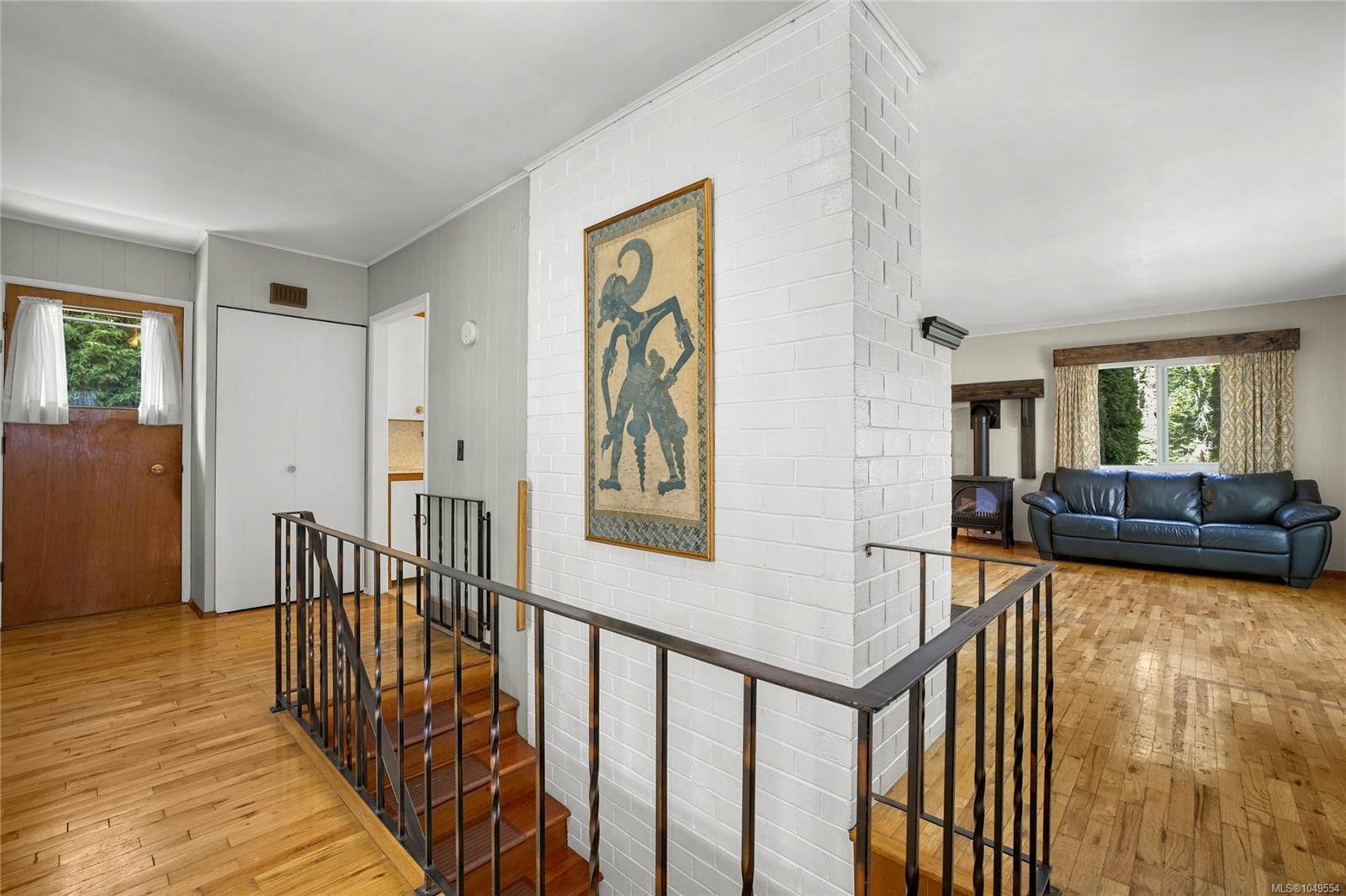 155 Seaview Ave — listing photo 10 of 23