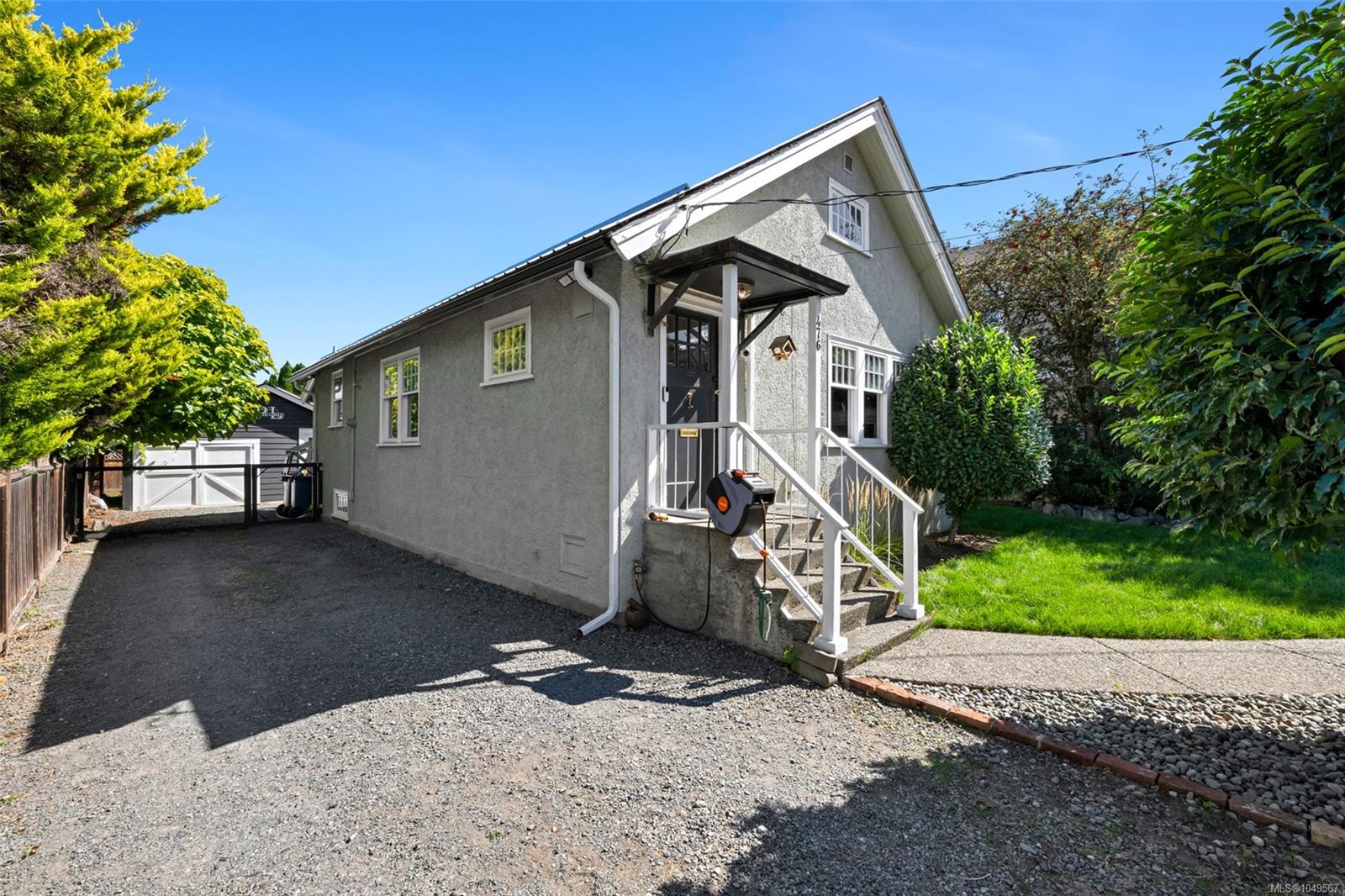 476 Ypres St — listing photo 2 of 38