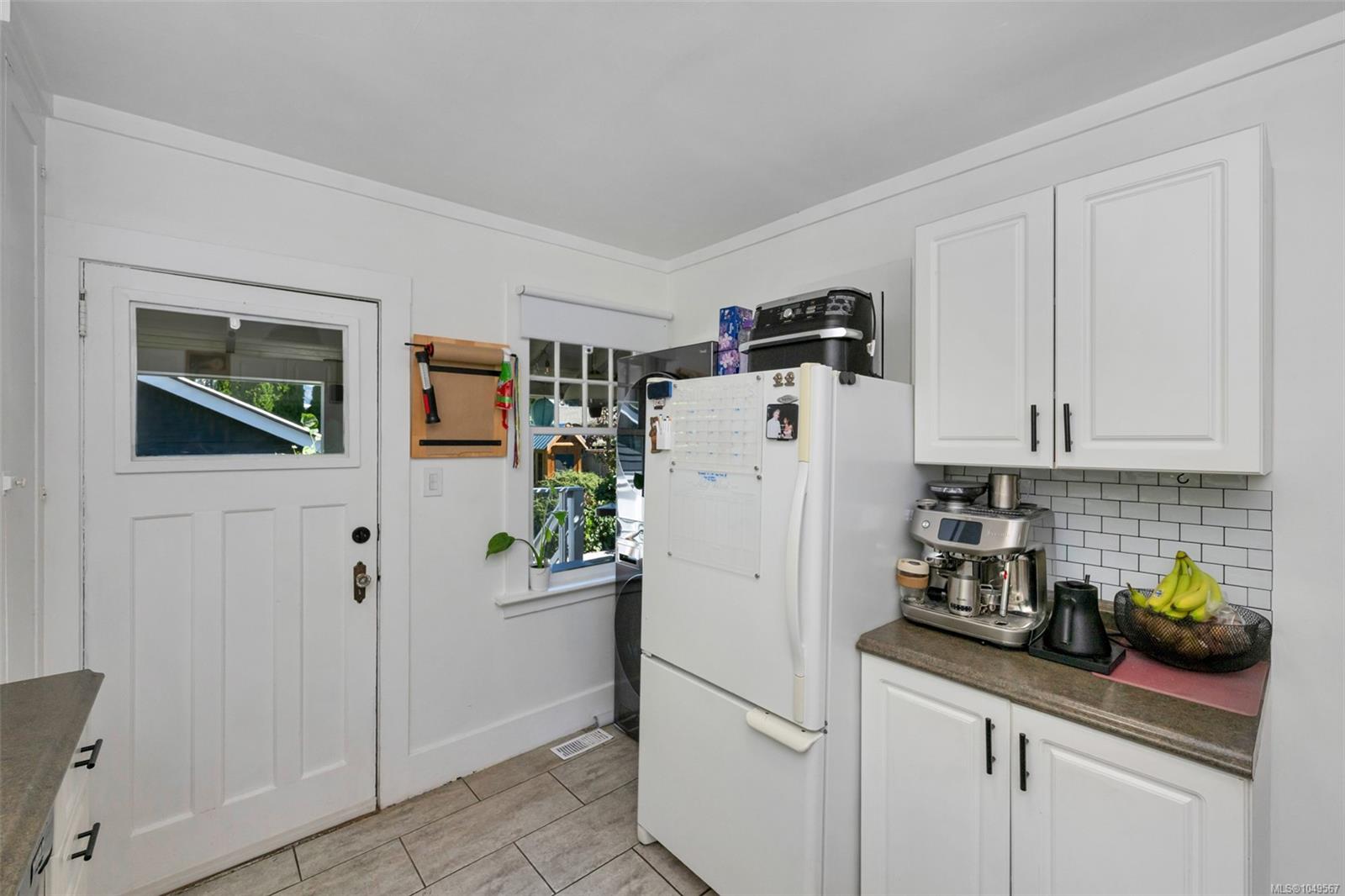 476 Ypres St — listing photo 12 of 38