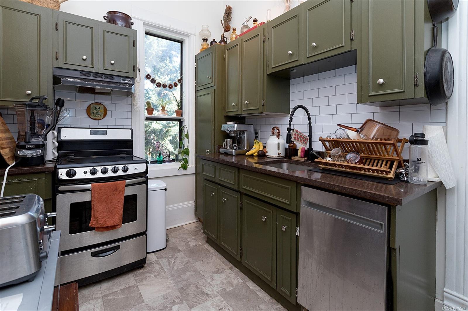 117 Medana St — listing photo 13 of 59