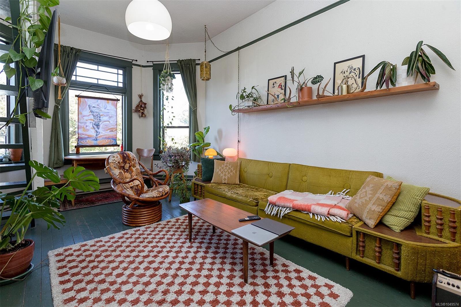 117 Medana St — listing photo 9 of 59