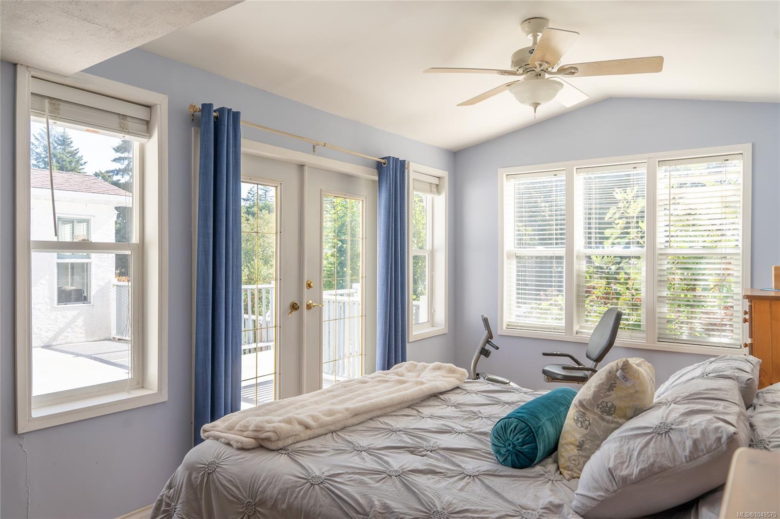 3057 Shoreview Dr — listing photo 13 of 29