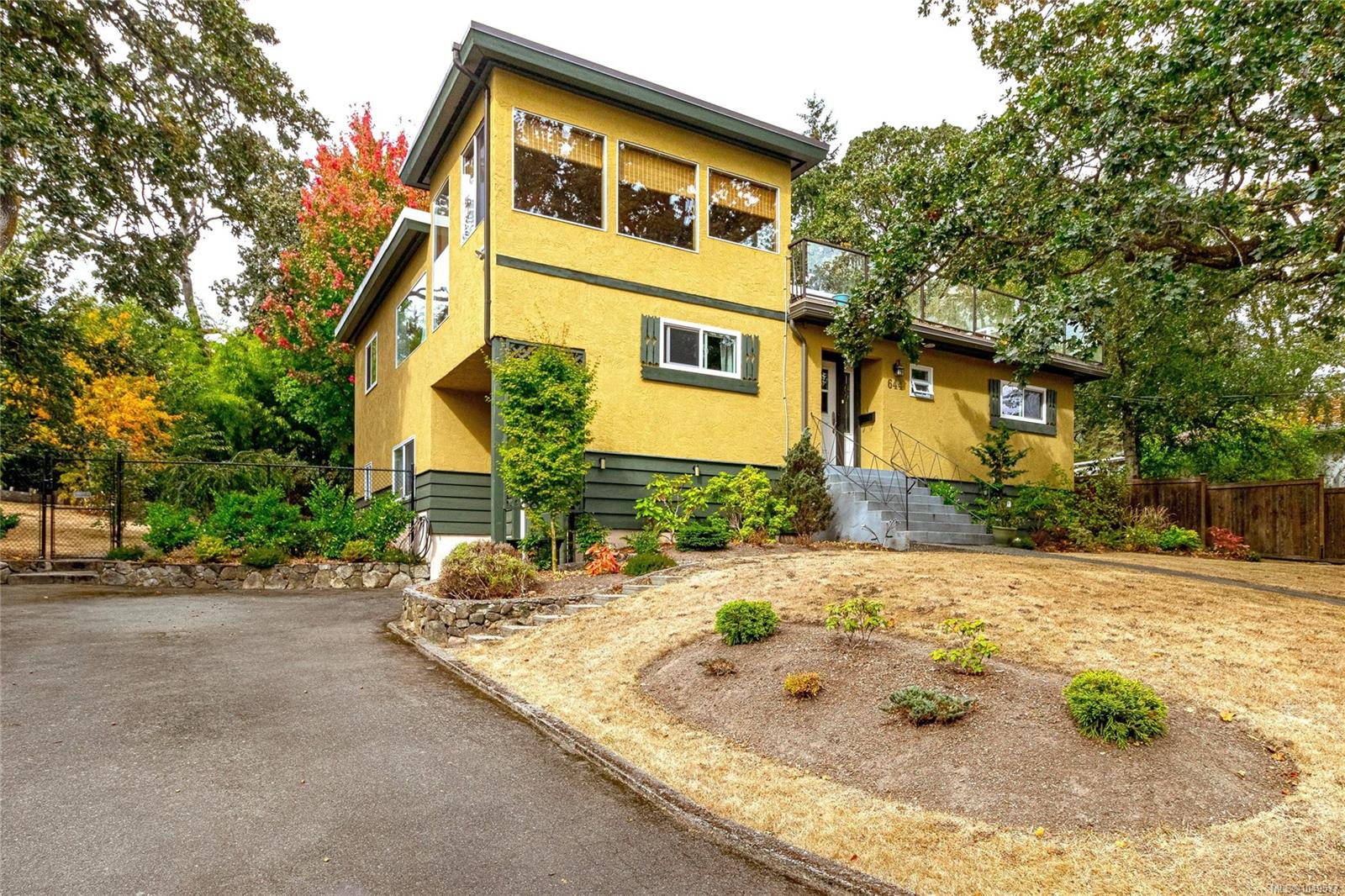 644 Fernhill Rd, Esquimalt