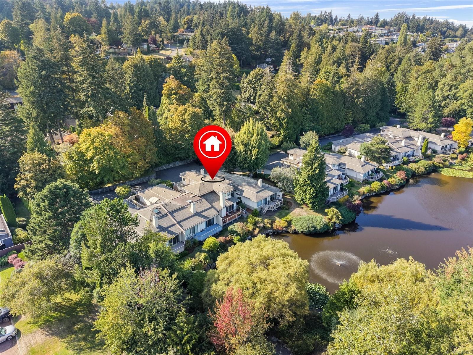 3-4701 Lochside Dr — listing photo 3 of 49