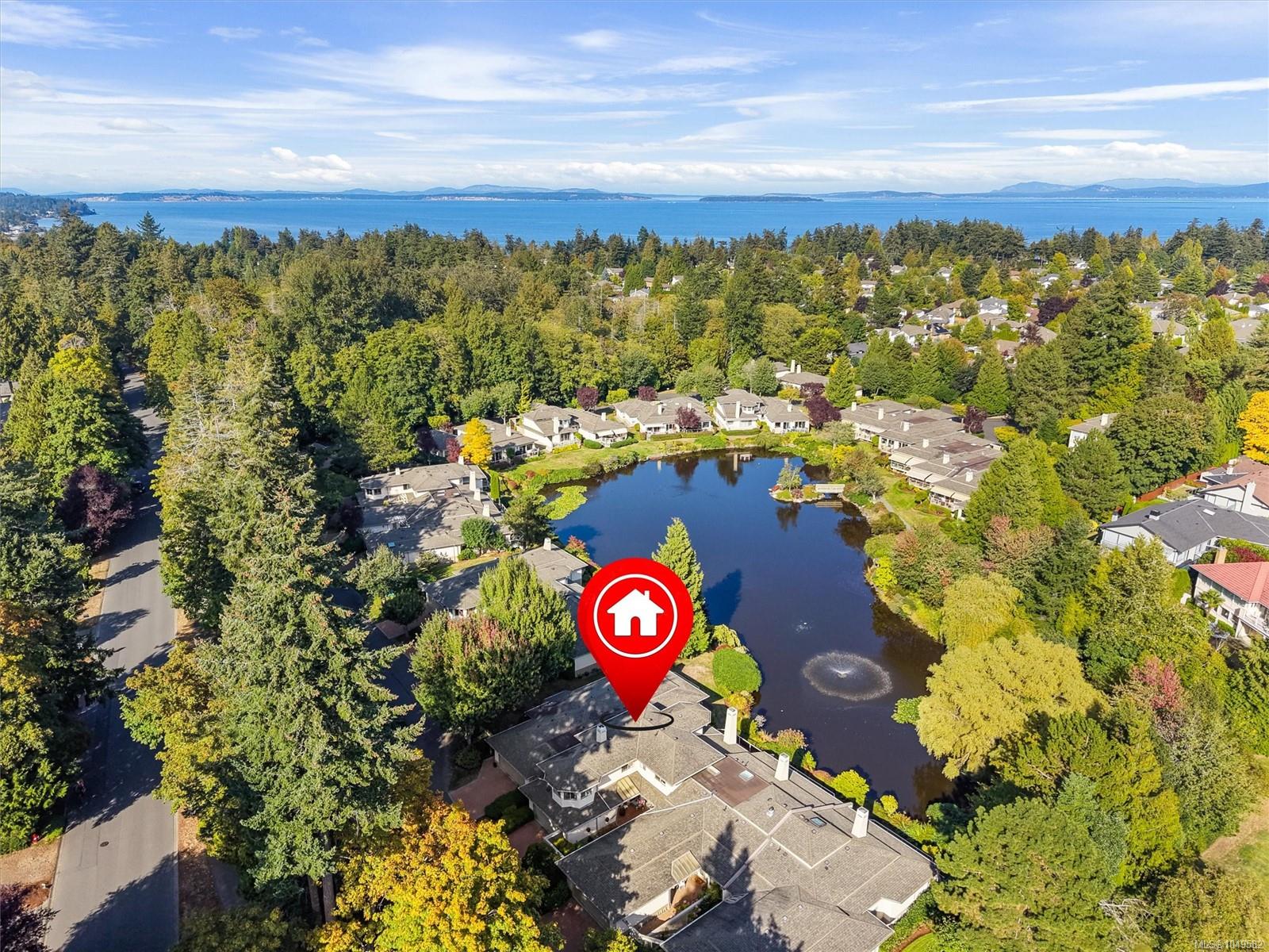 3-4701 Lochside Dr — listing photo 4 of 49
