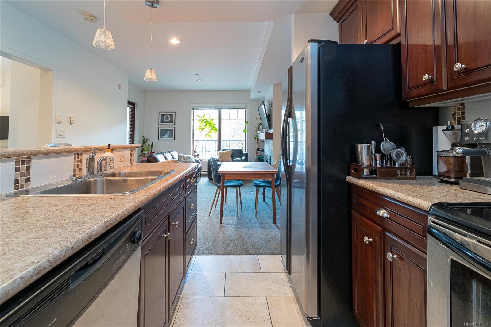 217-1325 Bear Mountain Pkwy — listing photo 13 of 25
