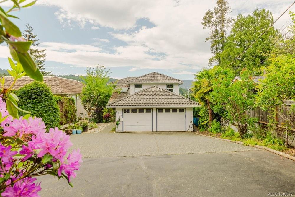 7014 Brentwood Dr — listing photo 6 of 77