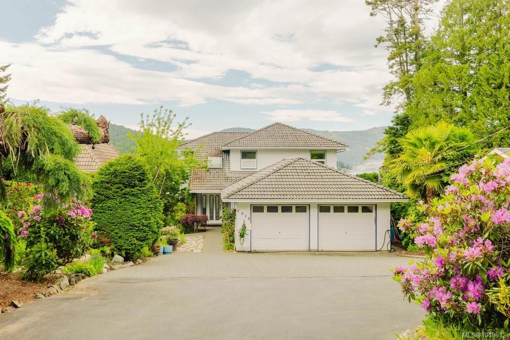 7014 Brentwood Dr — listing photo 8 of 77