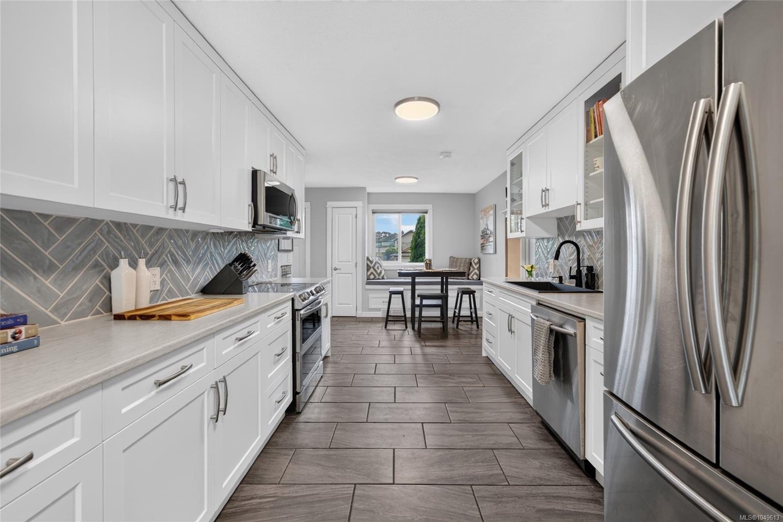824 Beckwith Ave — listing photo 7 of 25