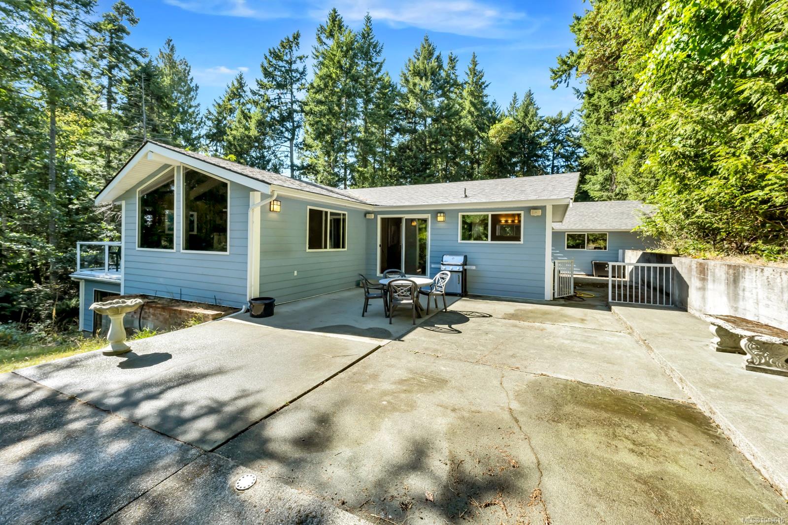 836 Walfred Rd — listing photo 11 of 43