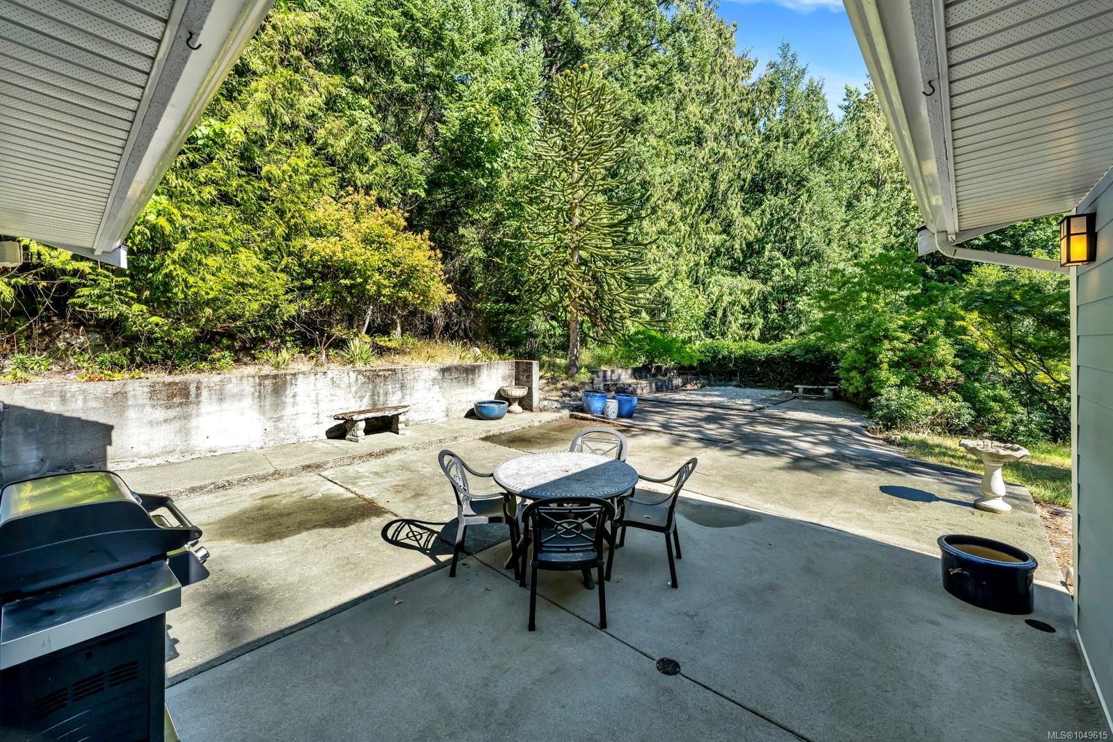 836 Walfred Rd — listing photo 14 of 43
