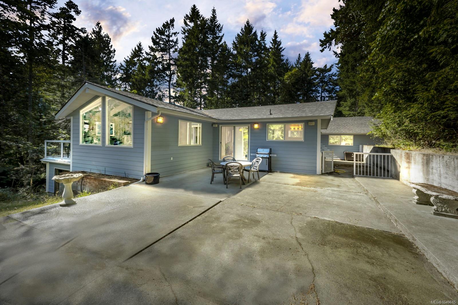 836 Walfred Rd — listing photo 10 of 43