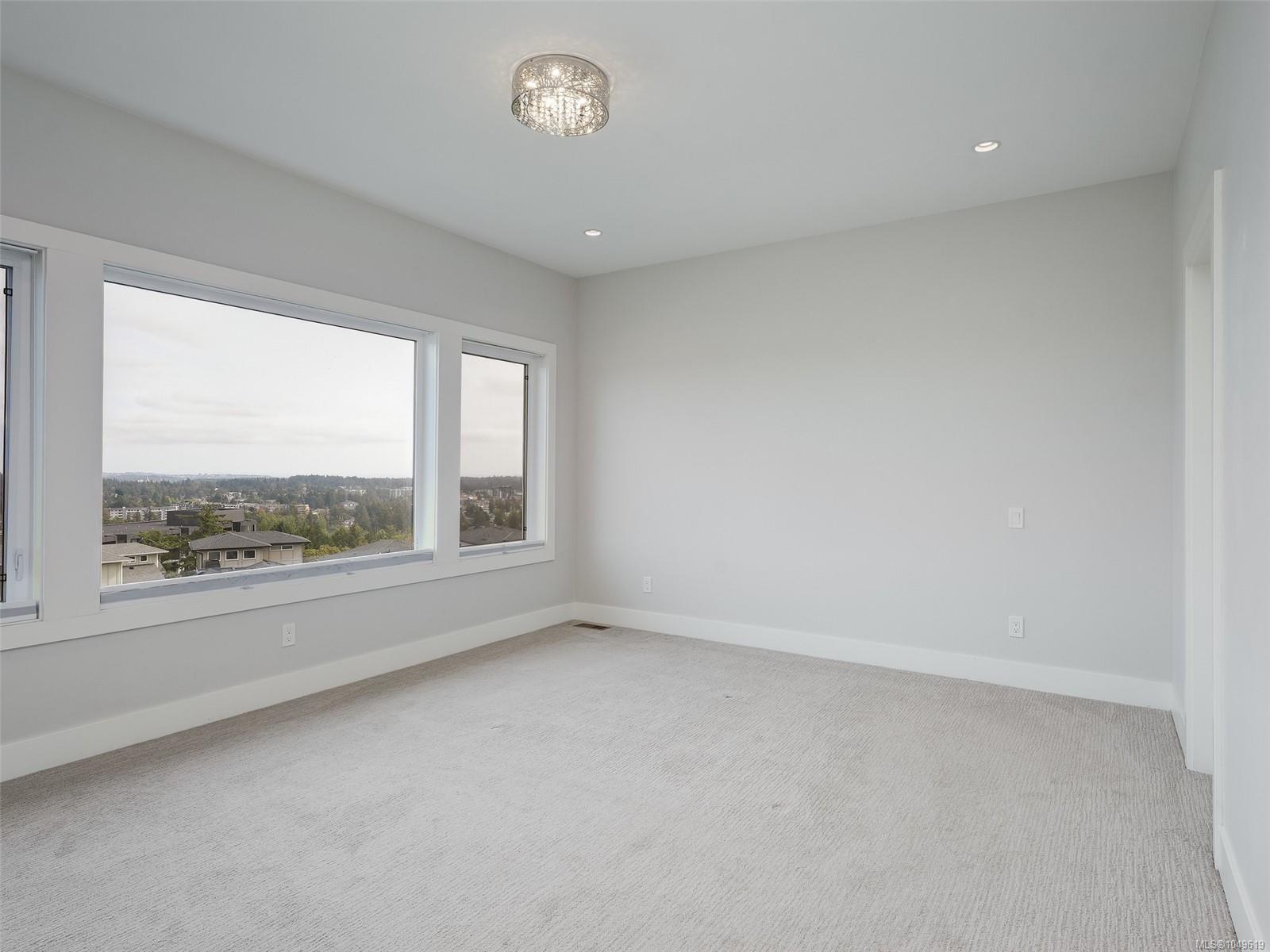 2399 Azurite Cres — listing photo 12 of 40