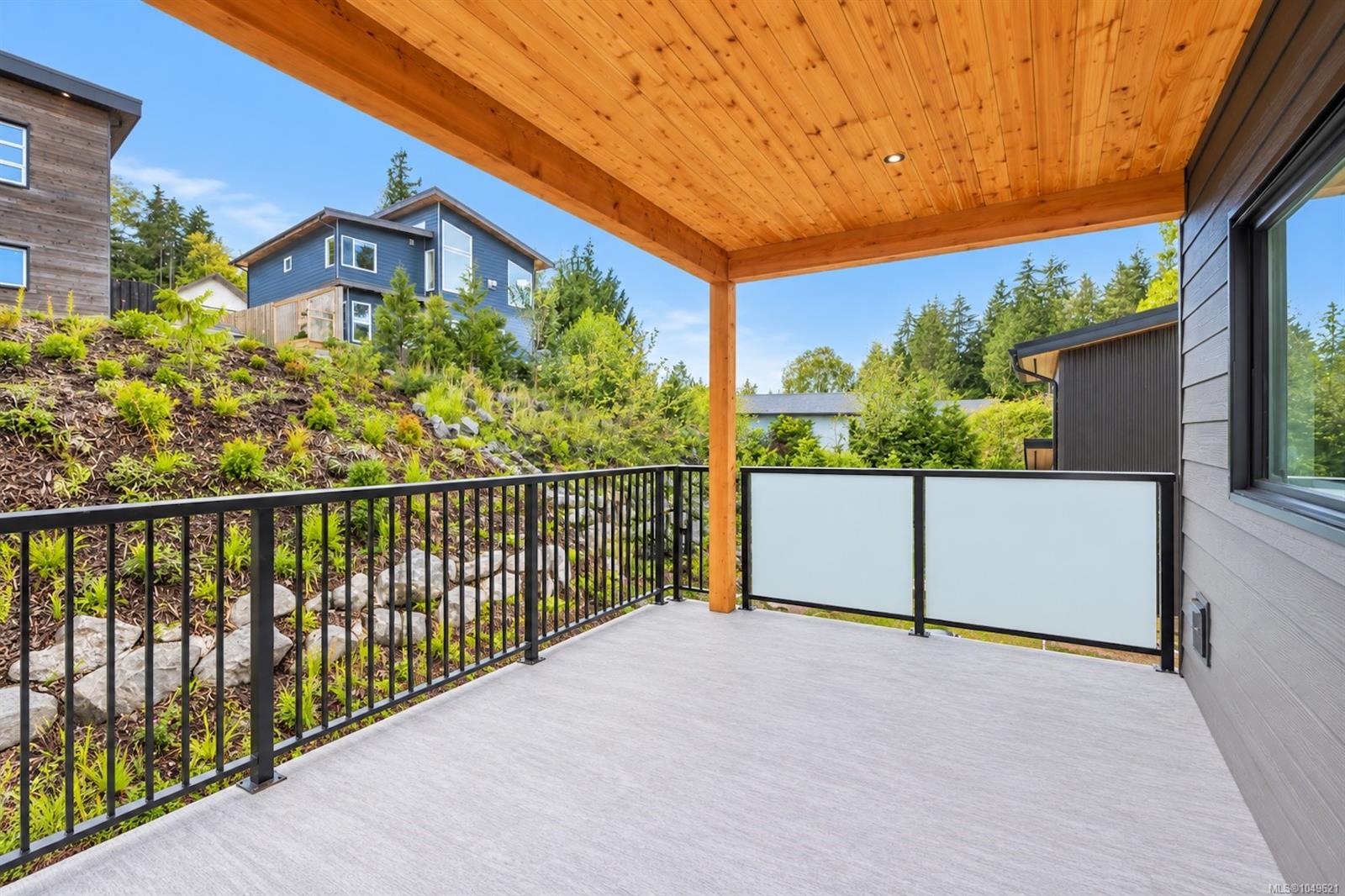 535 Gibson St — listing photo 13 of 39