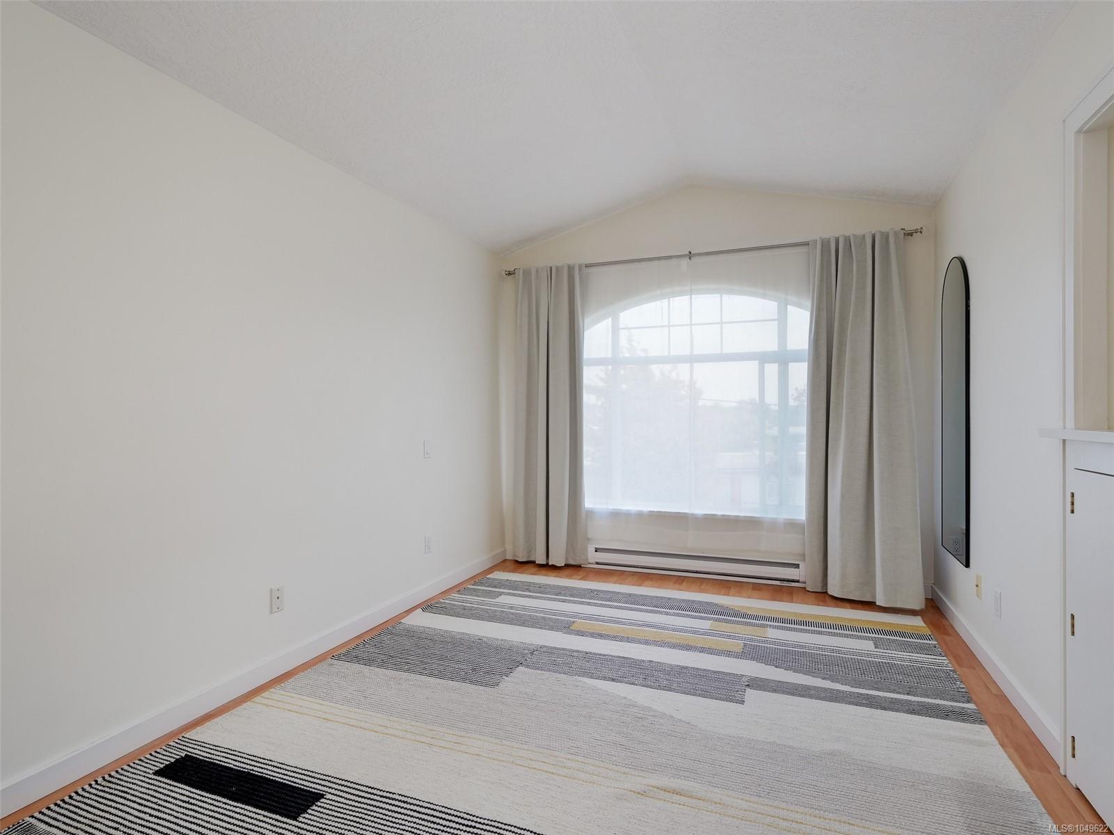 1040 Alston St — listing photo 12 of 33