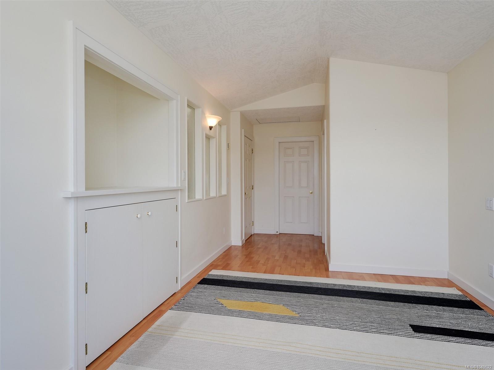 1040 Alston St — listing photo 13 of 33