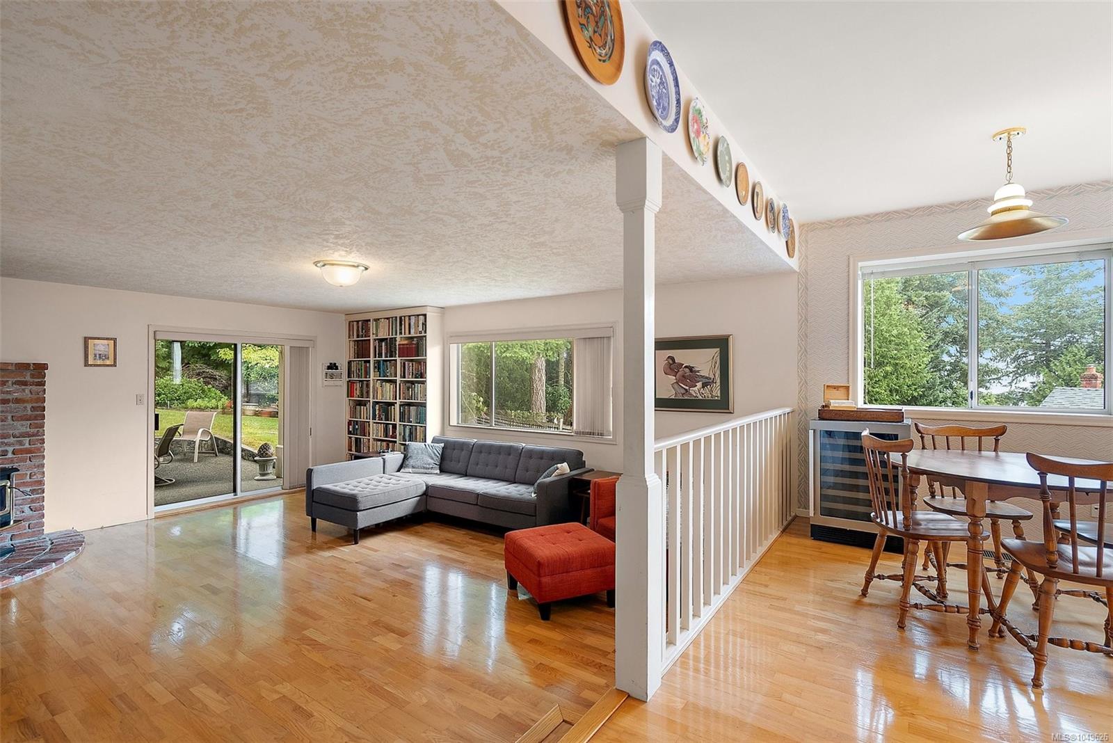 4802 Amblewood Dr — listing photo 13 of 33