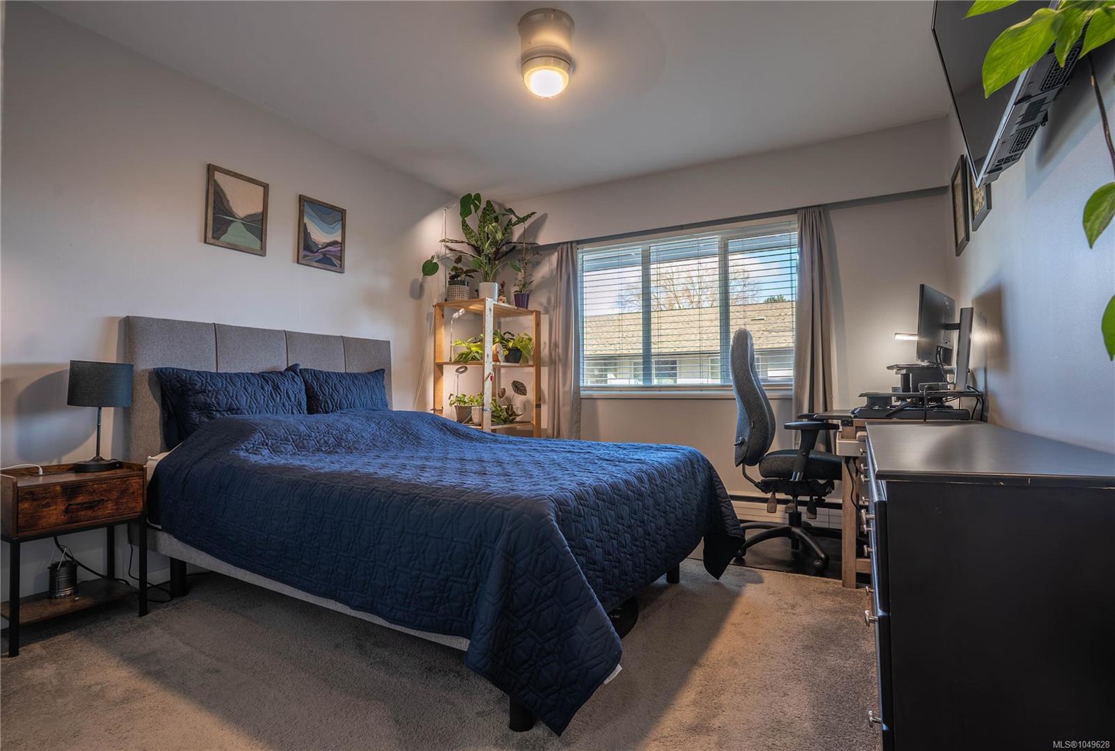 352 Burnside Rd — listing photo 10 of 22