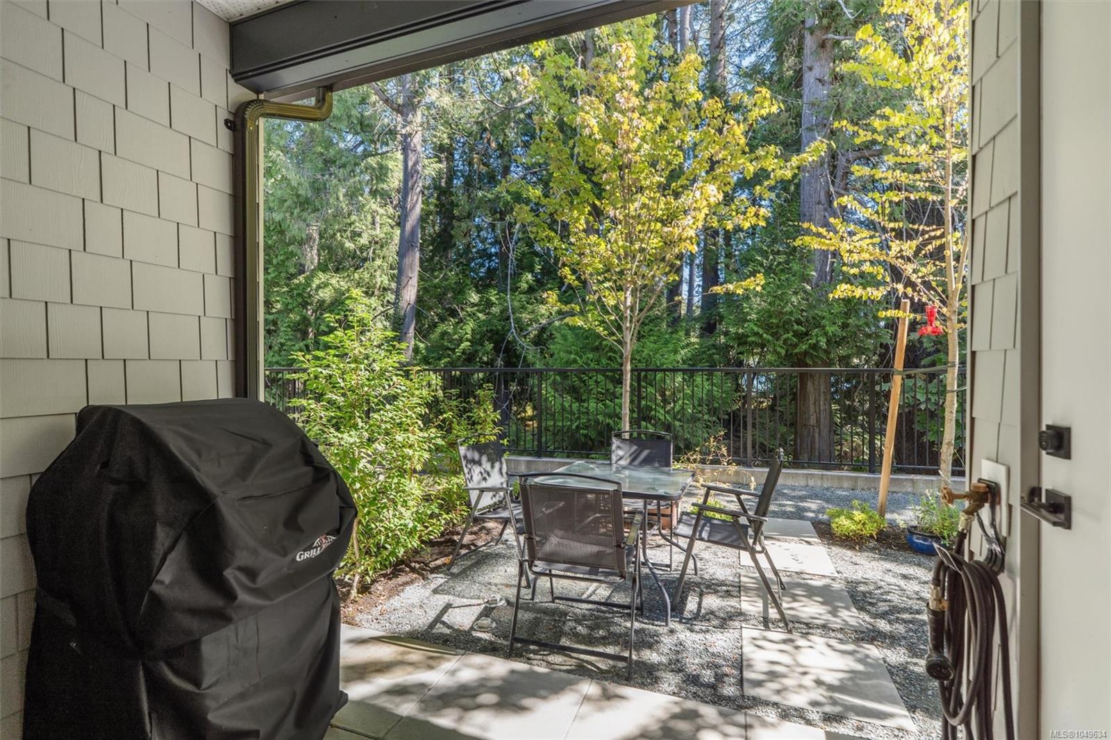 2839 Caster Pl — listing photo 11 of 33