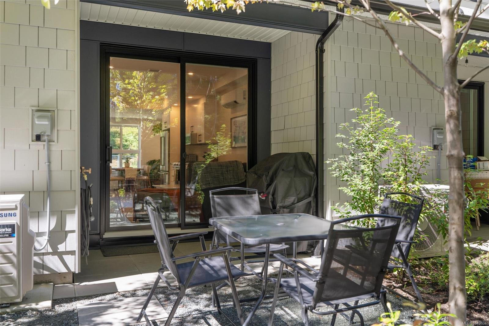 2839 Caster Pl — listing photo 13 of 33