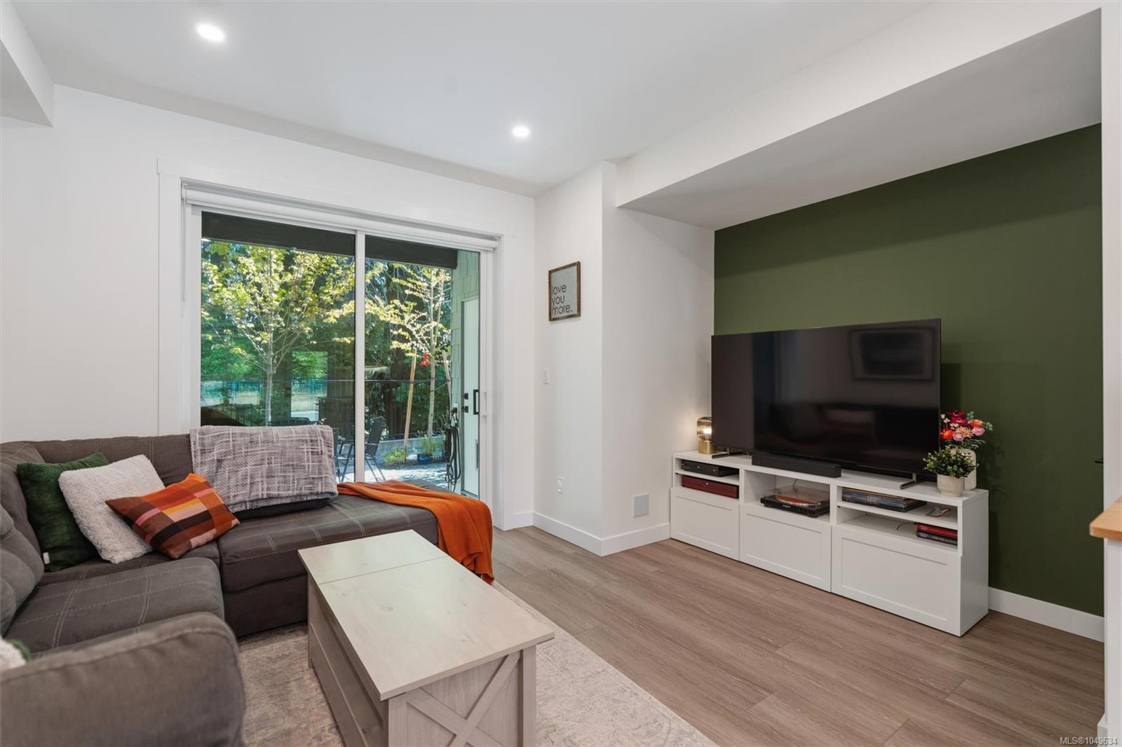 2839 Caster Pl — listing photo 8 of 33