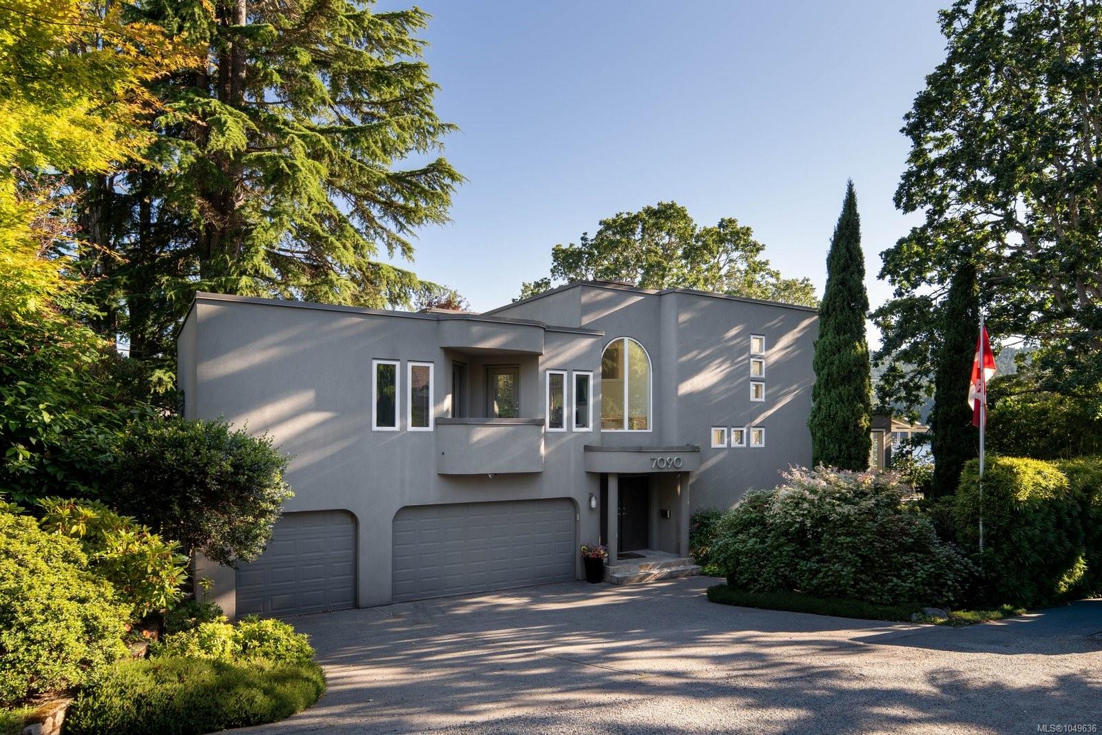 7090 Brentwood Dr — listing photo 4 of 51