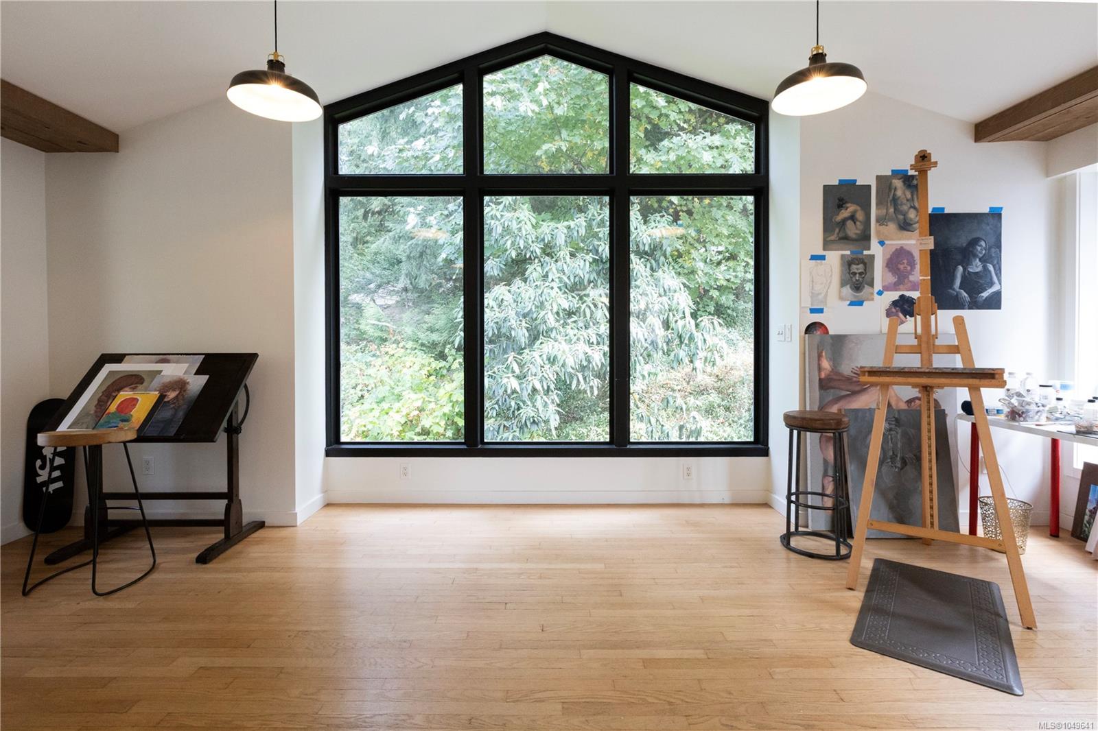 923 Walfred Rd — listing photo 6 of 58